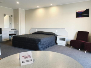 The Village Inn Hotel, Te Anau